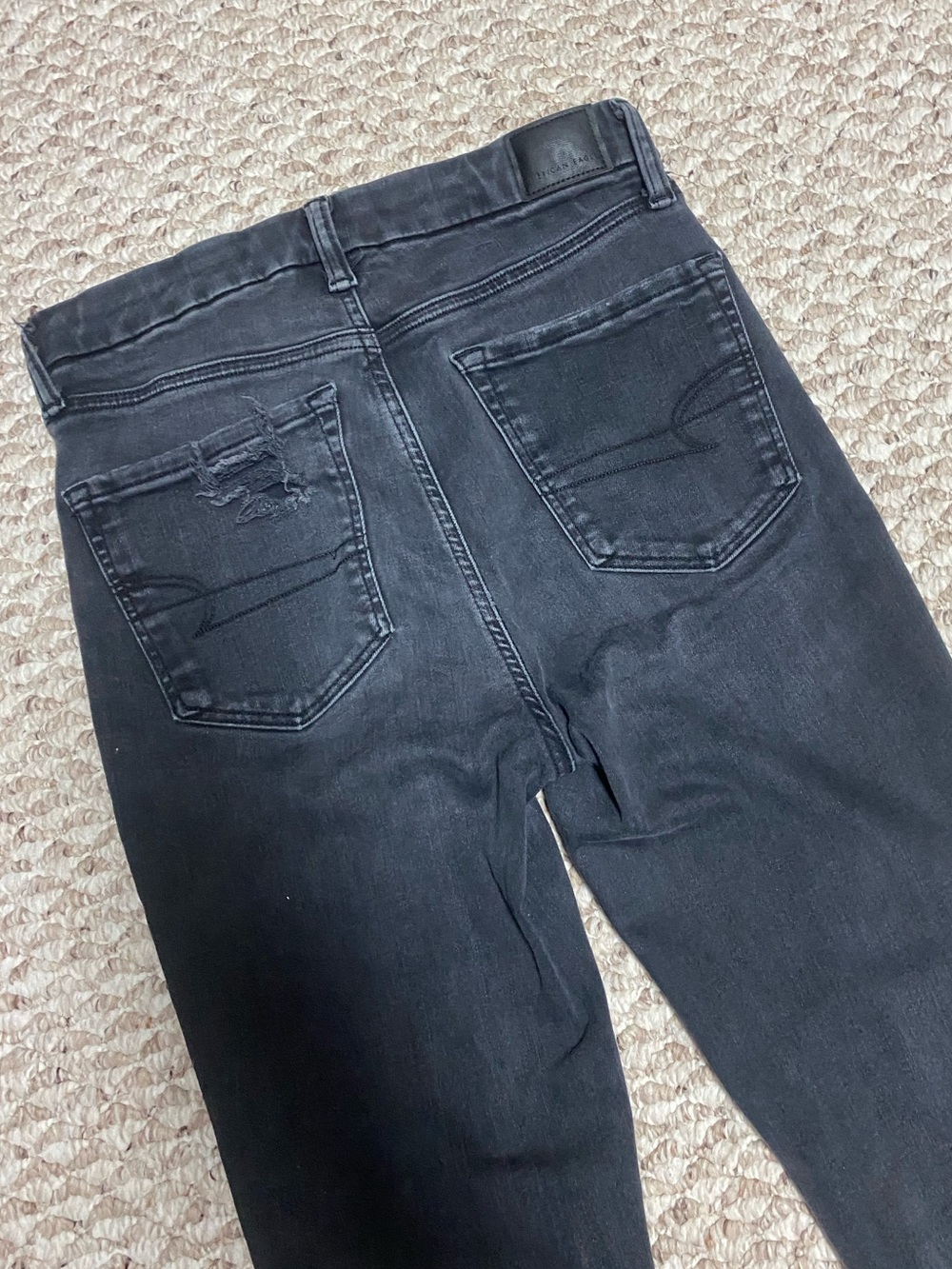 AMERICAN EAGLE DISTRESSED SUPER HIGH RISE JEGGINGS JEANS LUXE STRETCH - SIZE 8 - Picture 6 of 9